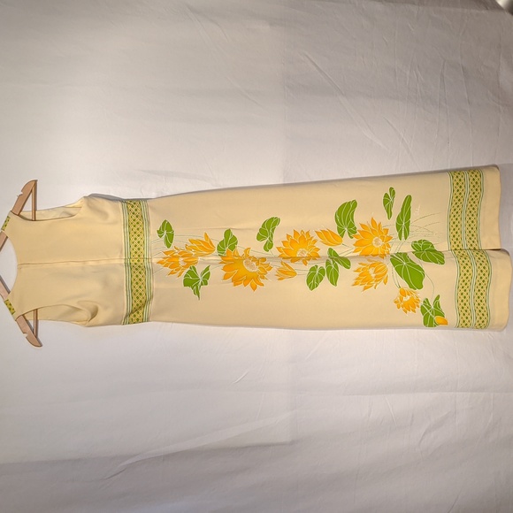 Vintage 60's-70's yellow lotus flower printed Alfred Shaheen maxi dress - Picture 3 of 8